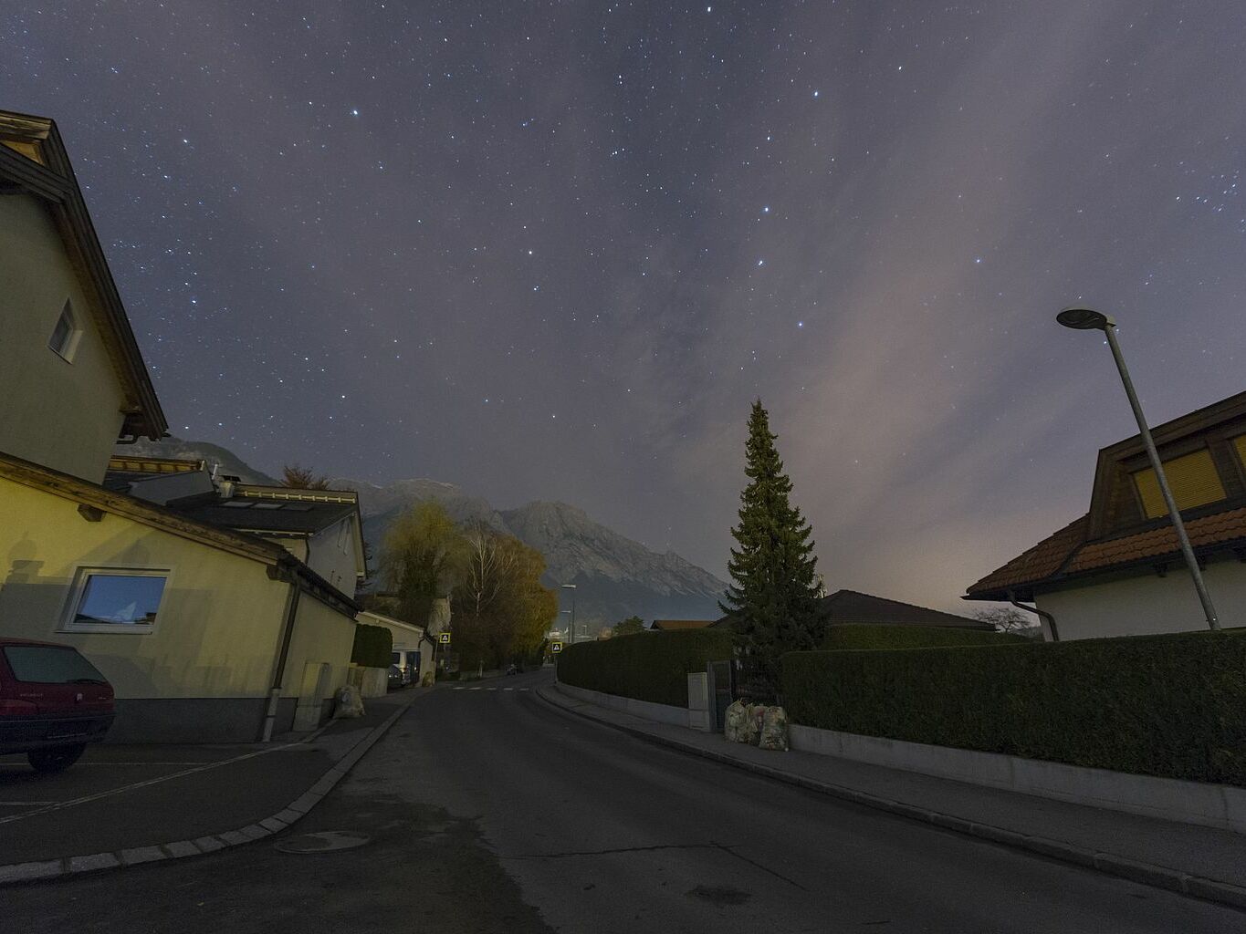 Stromausfall in einer Tiroler Gemeinde macht den Sternenhimmel sichtbar.